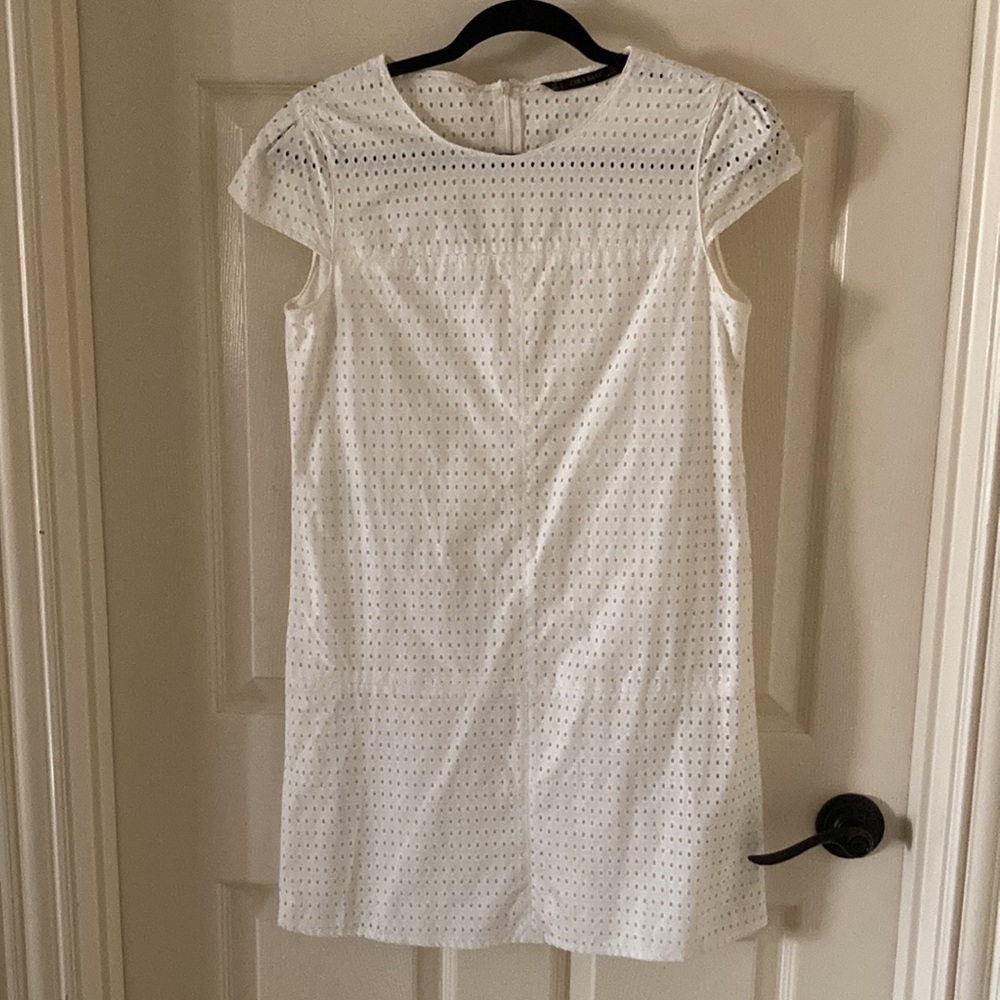 NEW Zara White Shift Dress Cap Sleeve Seersucker Size Small T-Shirt Brunch NWOT